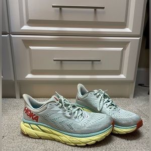 Clifton Hokas Size 10